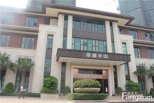 主题:靠山豪宅珑城半山 管中规豹