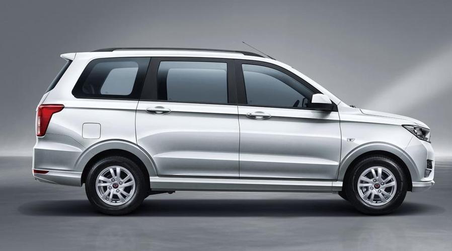 新款五菱宏光s实用省油的家用拉货首选车