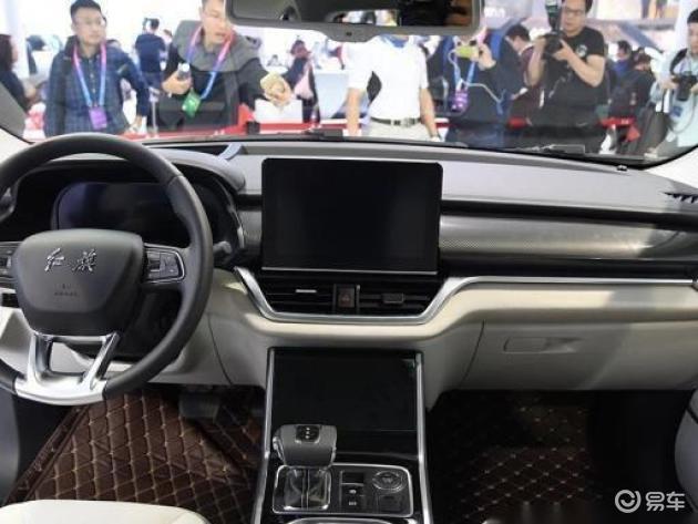 我觉得对于红旗e-hs3来说,内部空间是完全不必担心的,毕竟它拥有超2米