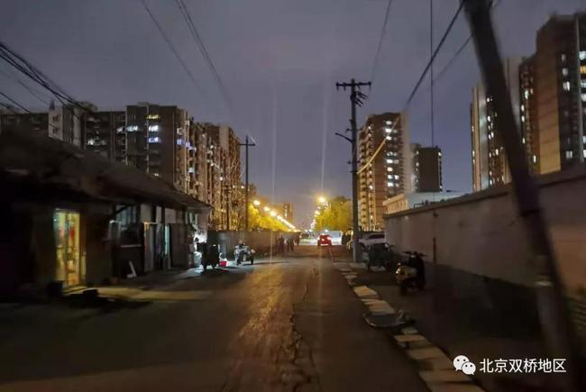 存安全隐患北京管庄塔营北街部分路灯不亮