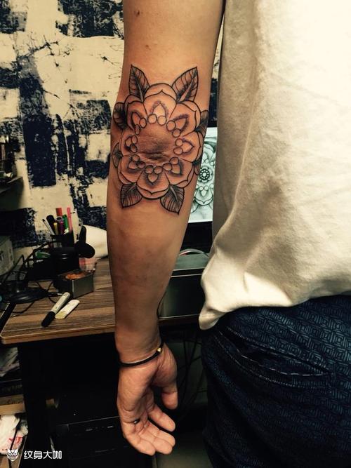 手肘梵花_纹身图案手稿图片_扎西刺青的纹身作品集