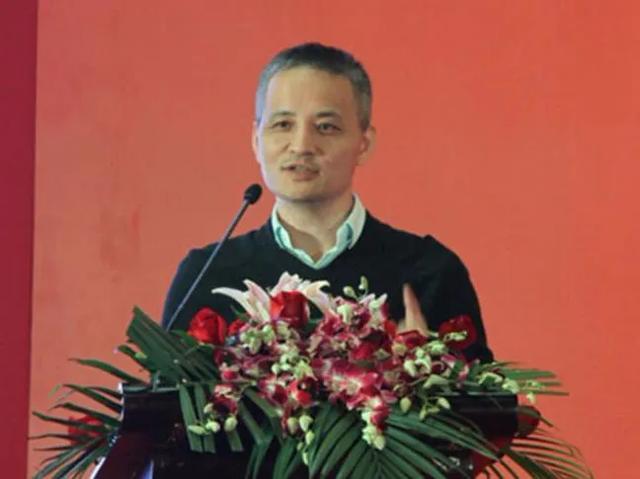 就是吴真生,吴志泽,陈章银,吴文忠,叶庆来等5个人联手创办的报喜鸟