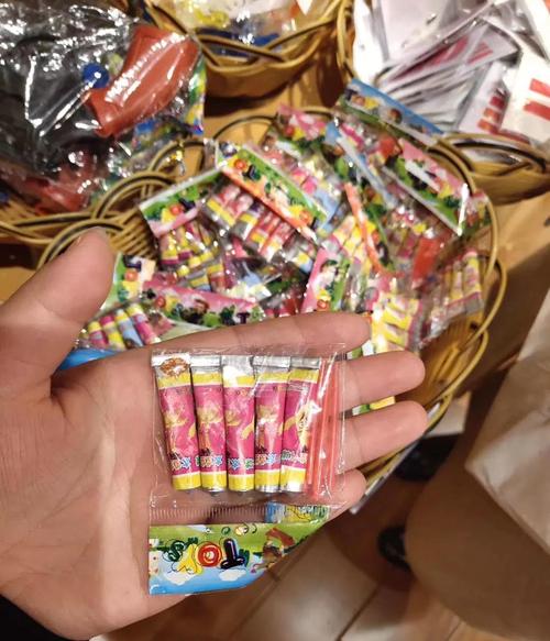 80后,90后零食玩具曝光,满满的回忆,网友:我上小学时吃过