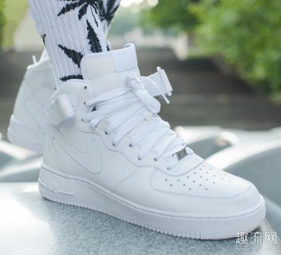 空军一号鞋带绑法图解 空军一号是篮球鞋吗