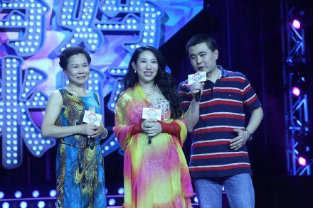 妈妈咪呀卢玲熙怀孕8个月时大肚子秀一段优美热辣的肚皮舞 有一位开明