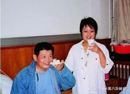 傅彪病逝17年妻子的坚持让人泪目葛优的承诺让她在悲痛中坚强