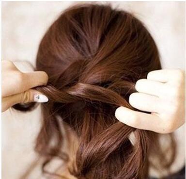 2款不一般的马尾辫扎法图解,头发扎起来也美美哒!