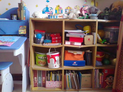 纸箱做的儿童书柜(收纳柜)