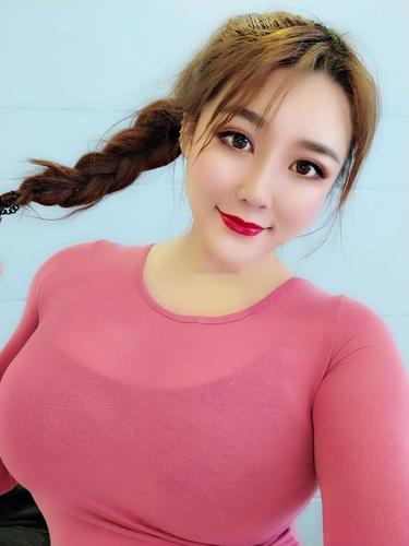 "翘臀女神"刘太阳,人称"凹凸曼"!曲线完美,她是如何保持的