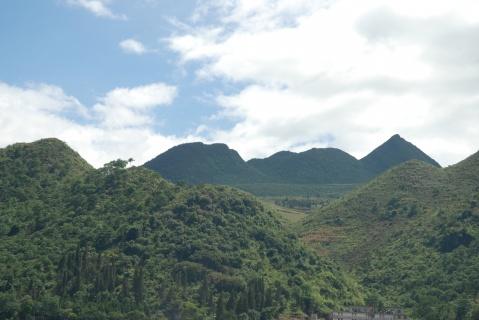 云南省 麻栗坡县地标 毛公山