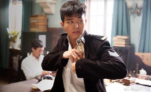 何欢出演《你好,李焕英》,曾经上过春晚,如今依旧不温