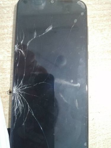 我想问一下 就我们班收手机 我屏已经碎了 如果收手机全压在一起 会