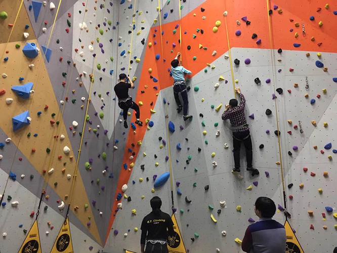 2018室内外超火拓展游乐项目抱石攀岩,风靡全球