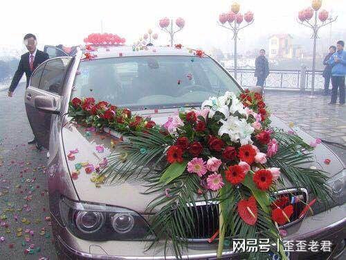 父亲意外去世我劝母亲再嫁看迎亲车队车牌号我拉着母亲就跑