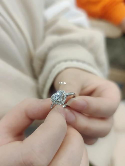 5w简奢款钻戒 没有人不喜欢|武汉钻戒_钻戒_戒托_裸钻_周大福怎么样