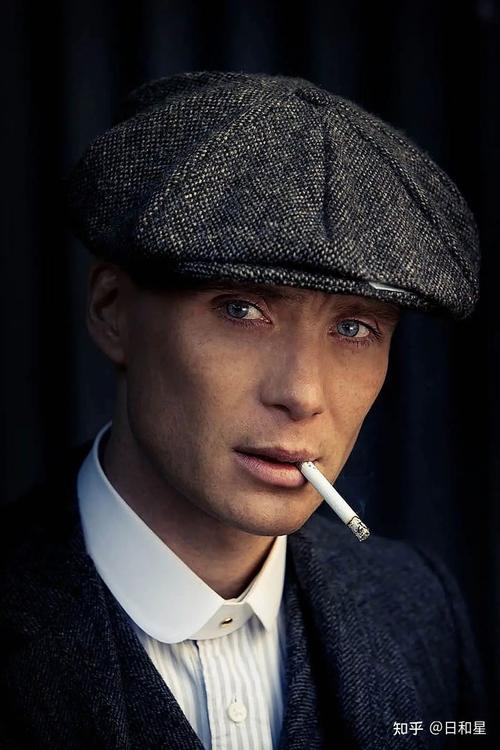 其实更吸引我们的应该是剃刀党的领头羊-汤米是如何运筹帷幄,把握