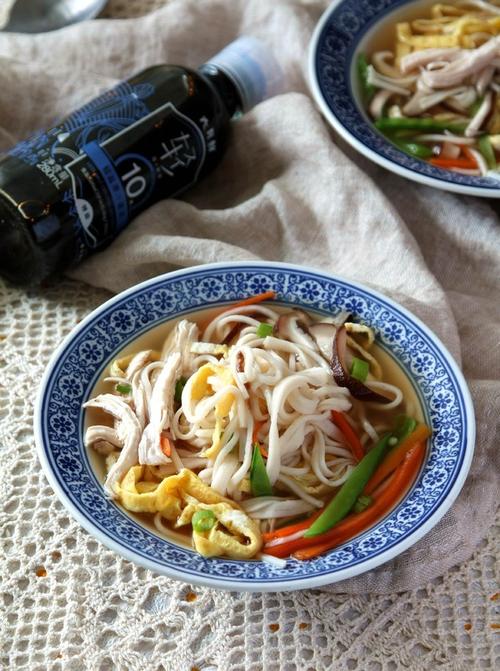 五色鸡丝鱼面,五色鸡丝鱼面的家常做法 - 美食杰五色
