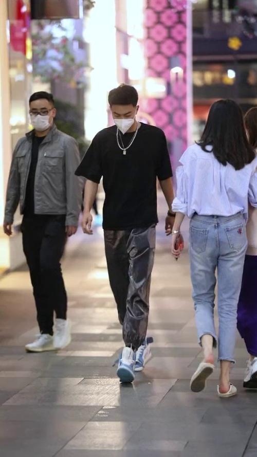 黄嘉玮钟倩儿向你走来