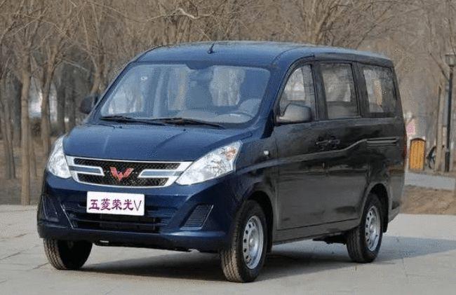 第2款车型 五菱荣光v 3.98万~4.98万