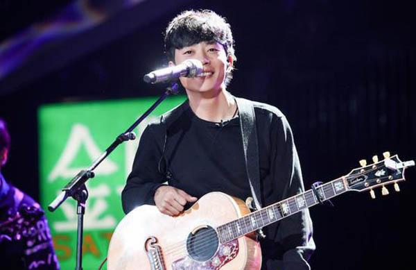 歌手第五期赵雷唱月亮粑粑被淘汰 民谣还是走不进大众