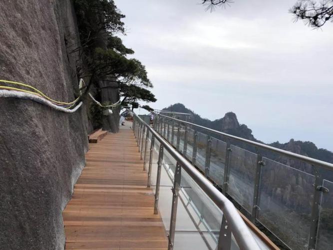 原来国内最早的玻璃栈道在三清山,这才是玻璃栈道的鼻祖!