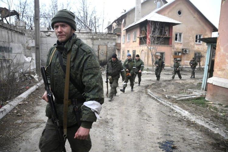 在马里乌波尔参战的顿涅茨克人民军士兵