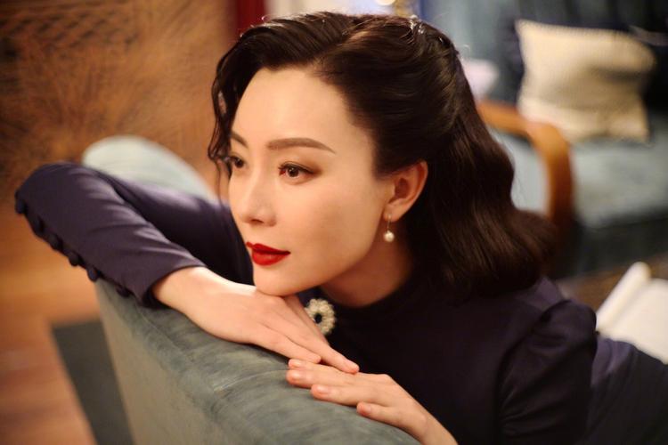 陈数发文宣传家乡,未回应老公夜会美女,懒理婚变传闻