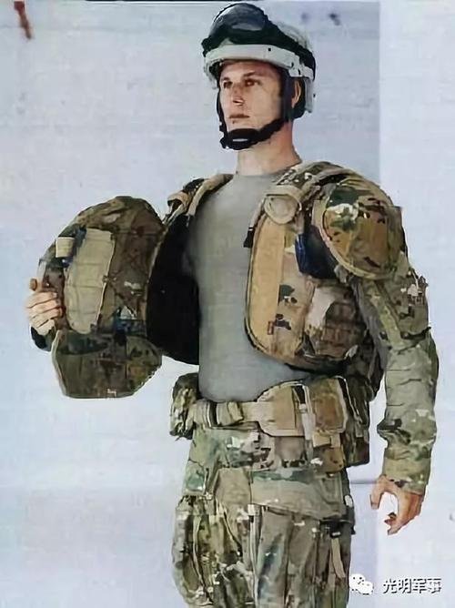 美军新型作战(训)服功能揭秘