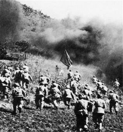 原创孟良崮战役,粟裕险招频出,把6纵放在"死地",让1纵当面穿插