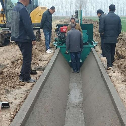 全自动u型节水防渗渠现浇水渠成型机 v型渠道衬砌机农田边沟机