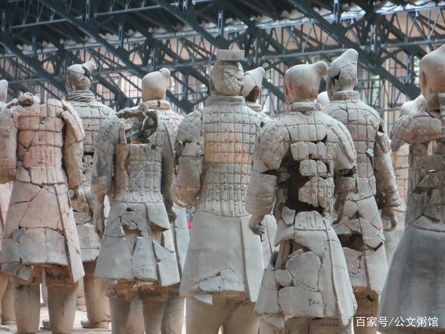 带你看看修复中的的兵马俑