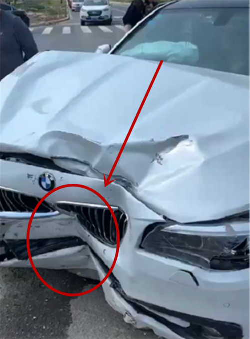 原创出事故的宝马5系,气囊全开,看到保险杠那一刻,就知其质量
