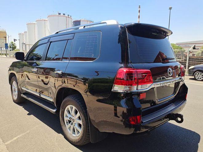 丰田酷路泽5700绝版大排量无人问津