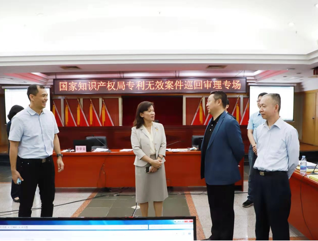 广州市市场监督管理局局长谭曼青,副局长张嘉红,知识产权保护处处长
