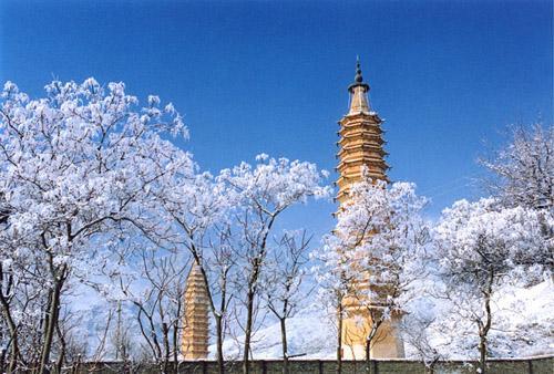 拜寺口双塔