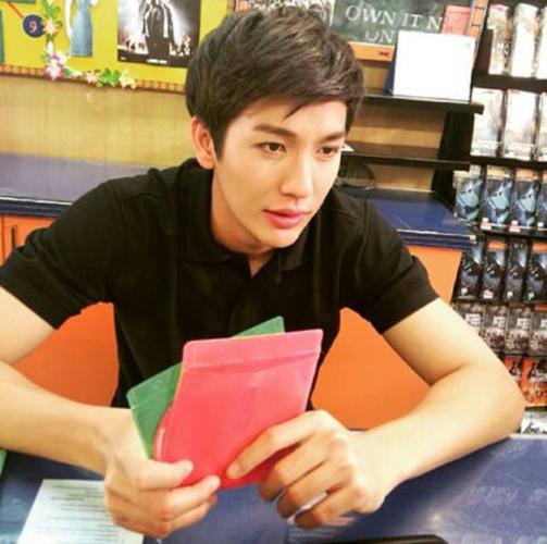 push 推哥耍的了帅卖的了萌 #梨涡男神