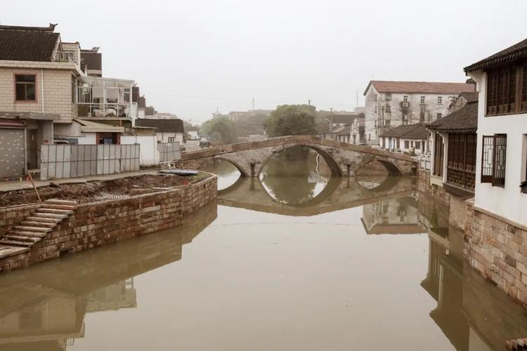 你的记忆中是否也有一座桥 或古朴或壮美 久闻鹿苑弘济桥名震四方小细