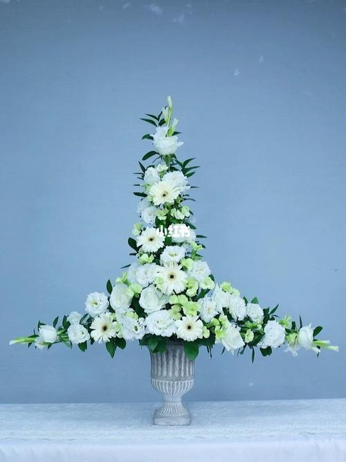 白绿色倒t型98商业插花详细制作教程_插花_花艺_教程_深圳马克花艺