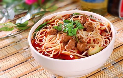 1,品牌形象支持加入牛呆呆大碗牛肉面便可获得统一的商业品牌和统一的