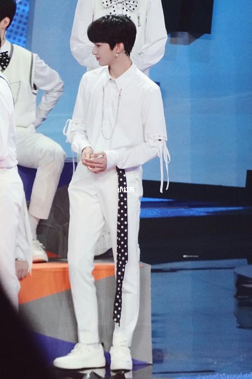 接招吧前辈 刘耀文_刘耀文_娱乐_明星娱乐资讯