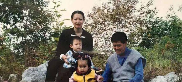 赵本山:35岁娶了马丽娟后,前妻葛淑珍过得怎么样了?_生活_干儿子_孩子
