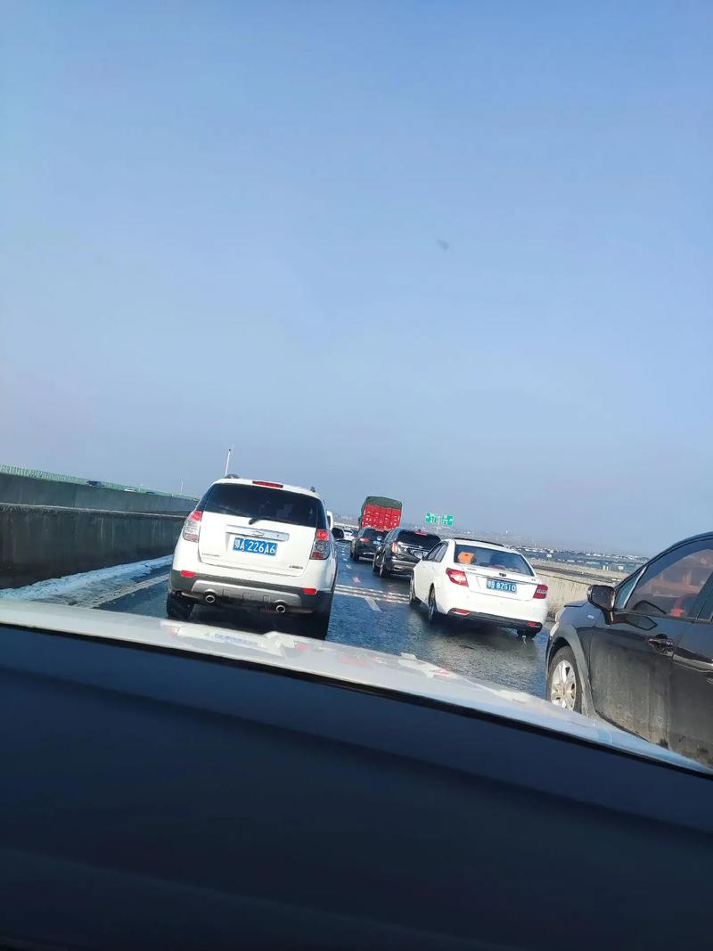 年初二回襄阳老家,在京港澳高速孝感段堵车堵了一个多小时,从早