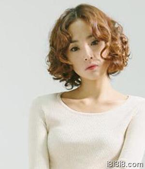 韩国中分短卷发4:整头烫蛋卷