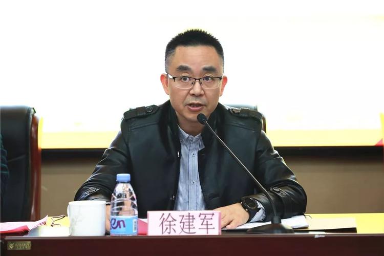 惠南镇党委副书记,惠南镇总工会主席,惠南镇综合党委书记徐建军
