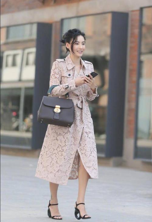 张柏芝不过穿了套旗袍,一下嫩回18岁网友:霆锋错过了个好女人
