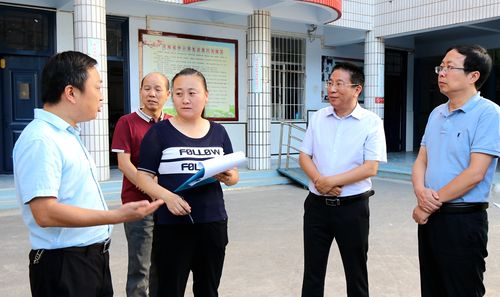荥阳市委常委,宣传部部长张宏伟到荥阳五小调研创文工作