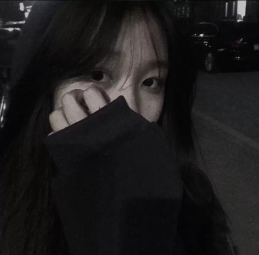 黑白禁区女生头像