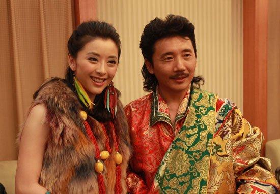 黄小蕾与容中尔甲      黄小蕾,张国立,刘威