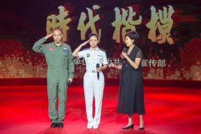 张超生前是海军某舰载航空兵部队一级飞行员,今年4月在执行任务中,他