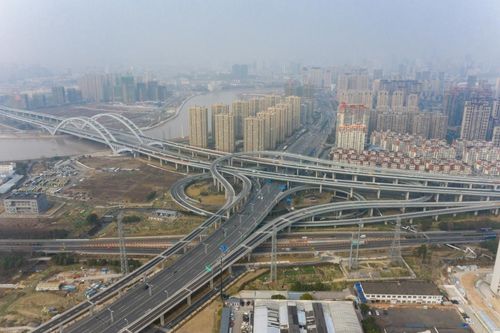 这项工程的通车,使得广德湖路与环城南路高架衔接,通过环城南路各个